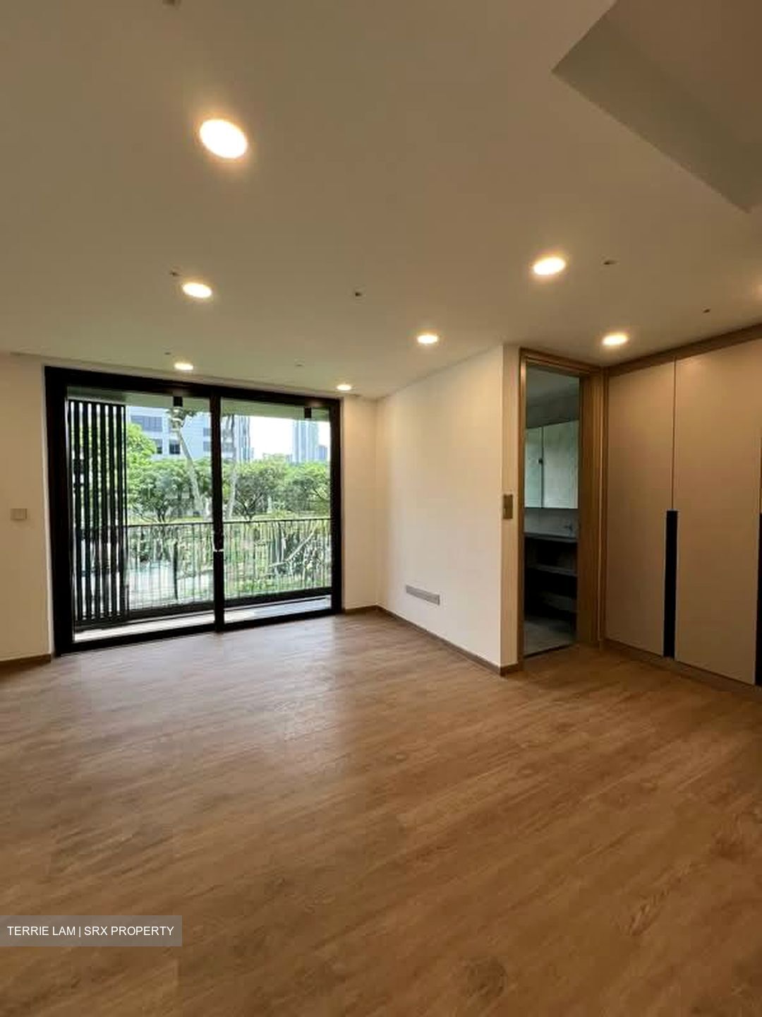 Shrewsbury Road (D11), Terrace #559830241